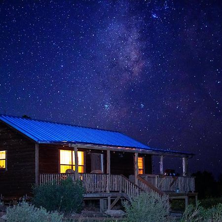 Rocky Ridge Cedar Cabin With Hot Tub & Amazing Views Crabapple Esterno foto